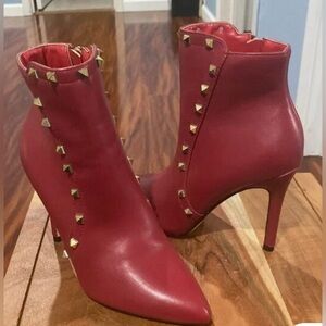 Red Ankle booties with Gold stud